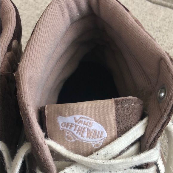 Vans - Picture 7 of 9